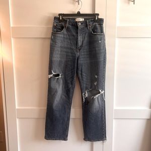 Abercrombie & Fitch Ultra High Rise Ankle Straight Jean size 28/6 R